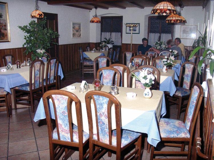 Hotel Drei Koenige Neckarbischofsheim ภายนอก รูปภาพ